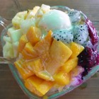沖縄　本島　南国フルーツたっぷりのかき氷
