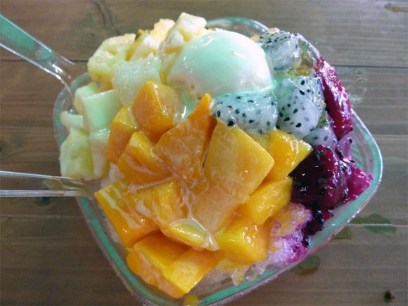 沖縄　本島　南国フルーツたっぷりのかき氷